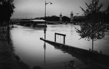 Luc Dartois 2016 - Paris inondations, pont Alexandre III
