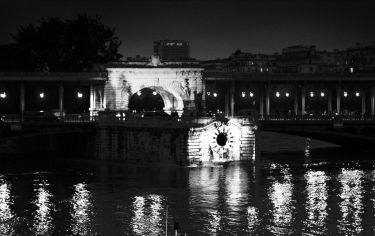 Luc Dartois 2016 - Paris la nuit inondations, pont de Bir-Hakeim