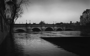 Luc Dartois 2018 - Paris inondations sous la pluie, Pont Neuf