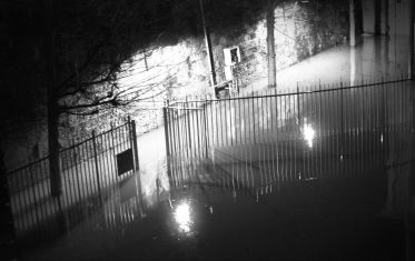 Luc Dartois 2018 - Paris la nuit inondations, grille sous les eaux