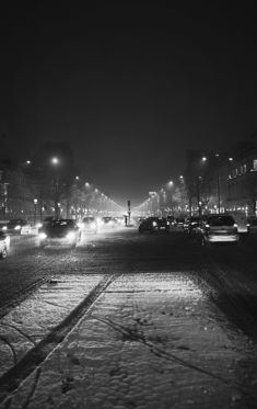 Luc Dartois 2018 - Paris la nuit sous la neige, avenue des Champs-Elysées