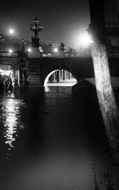 Luc Dartois 2016 - Paris la nuit inondations, Pont Alexandre III