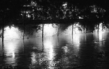 Luc Dartois 2016 - Paris la nuit inondations, lampadaires à l‘Ile de la Cité