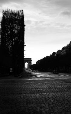 Luc Dartois 2020 - Paris sous confinement, Arc de Triomphe, Avenue des Champs Elysées
